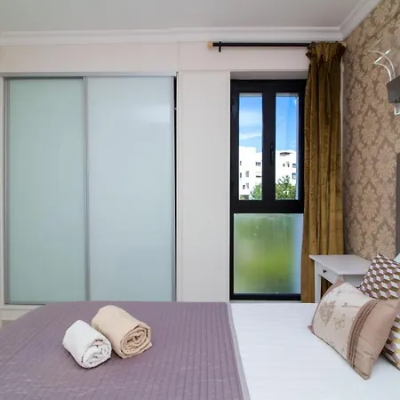 One Bedroom Apartment *